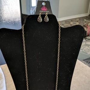 Paparazzi long bronze Necklace with Earrings